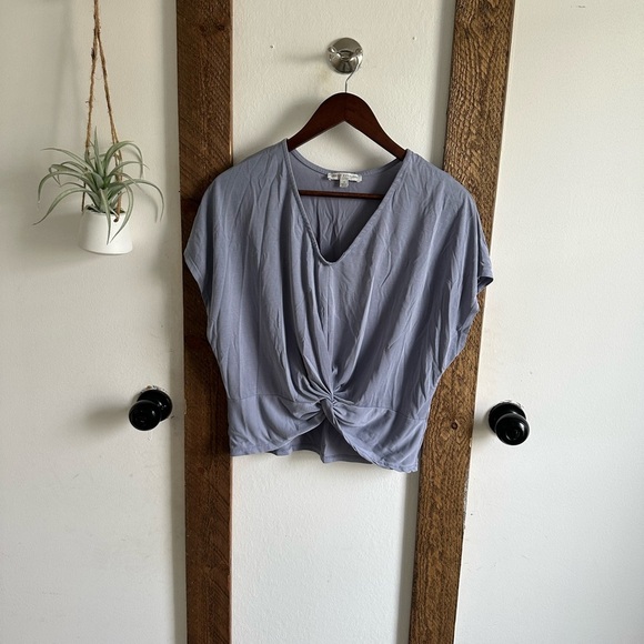 Green Envelope Los Angelas Flowy V Blouse Lavender Women’s Size Small - Picture 11 of 11